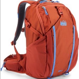 REI 18 trail backpack